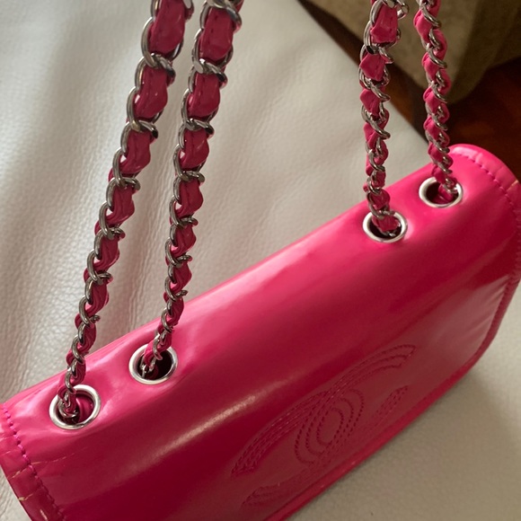 ✨HOST PICK✨CHANEL AUTH HOT PINK Patent Leather Bag - Picture 14 of 16